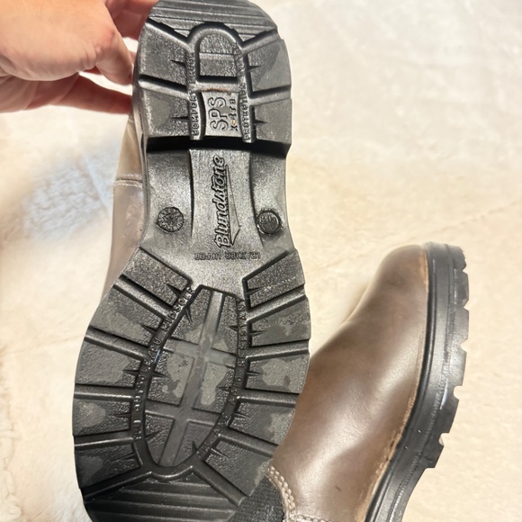 Blundstone Boots - Picture 2 of 2